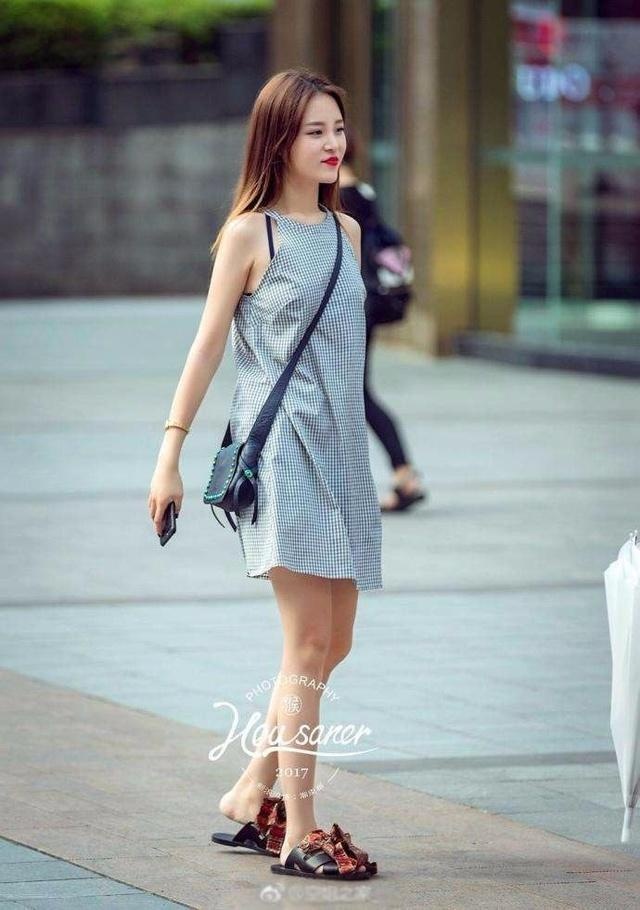 街拍: 重庆街头美女 ,颜值超高!